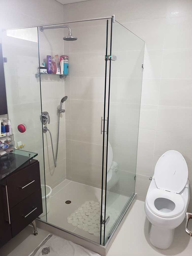 Cabina de Baño en L